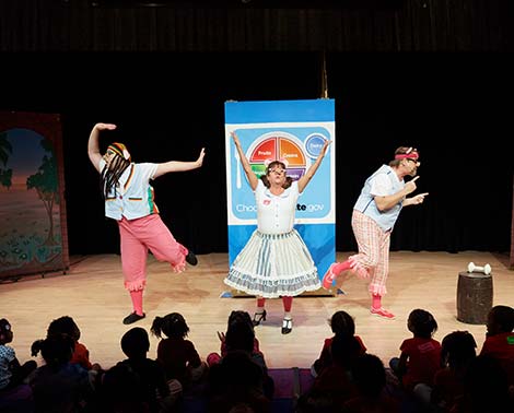 students perform during a SEAS performance at the broward center