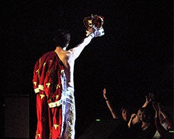 tn_onenightofqueen_PS26216.jpg